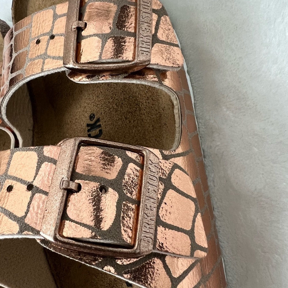 Birkenstock Arizona Sandals 37 Womens US 6/6.5 Gator Gleam Copper Buckle Strap - Picture 4 of 9